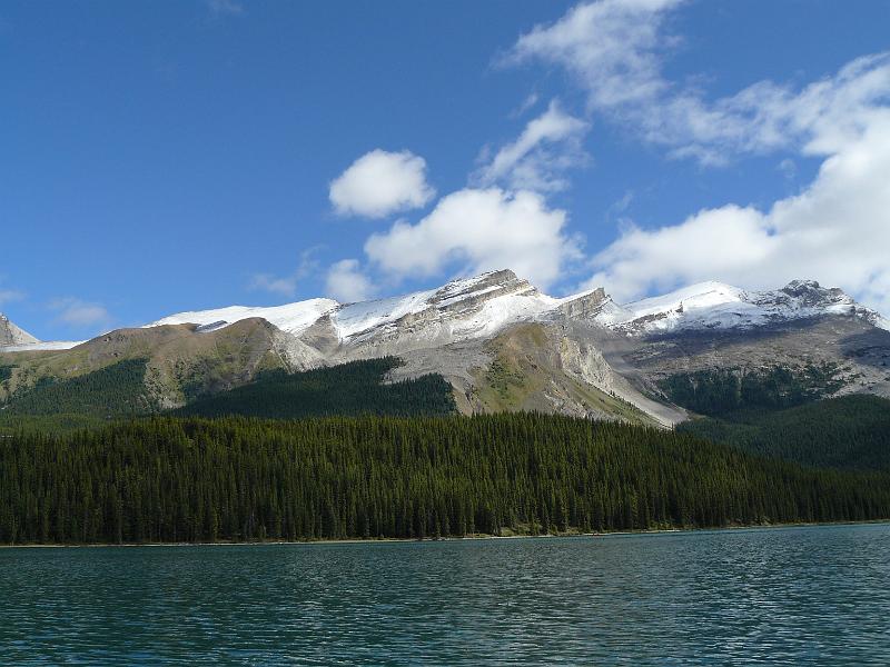 P1050217.JPG - Sinking Ship Ridge on Maligne Lake
