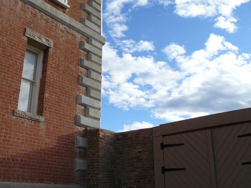 P1090053.JPG - Tombstone historic courthouse.