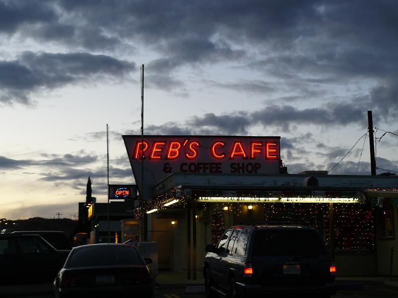 P1090065.JPG - Reb's cafe and coffee shop. They sell both cafe and coffee. Wow. But the name was fun, and at least the apostrophe was in the correct place.