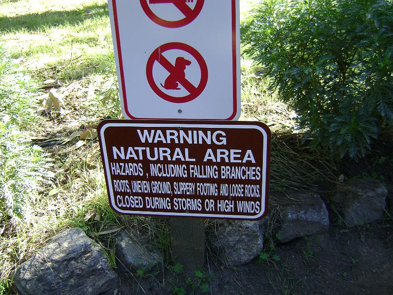 DSC03815.JPG - This was a warning to all stupid people. The trail was no longer than 40 meters and in between a few houses.