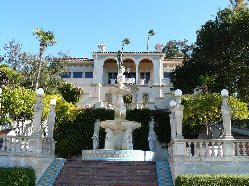 P1070419.JPG - This was Hearst Castle. The mansion built by William Randolph Hearst in the early 20th century. He was a giant newspaper tycoon and a bit of a show-off I guess. The place was really neat though.