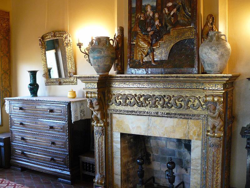 P1070426.JPG - One of the rooms in one of the 4 guest houses.