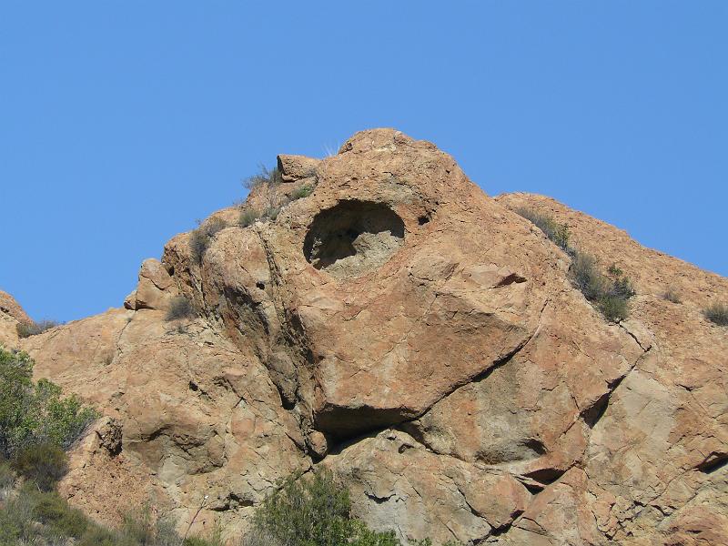 P1070556.JPG - I wonder what the hell used to be there.