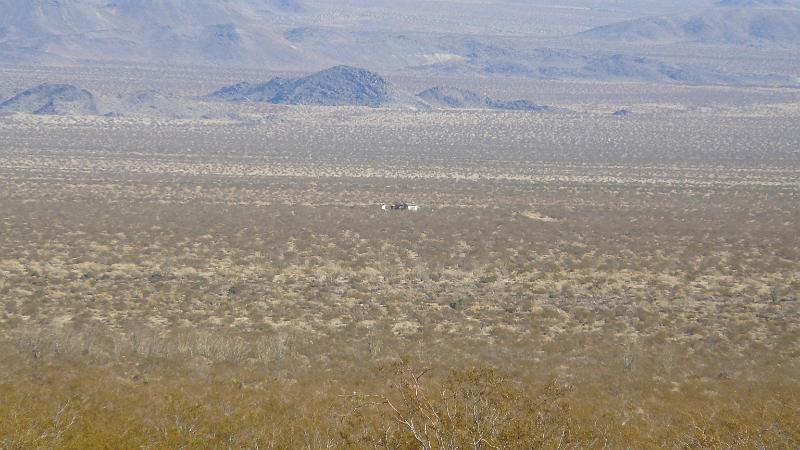 P1080127.JPG - People live here. One of the most inhospitable places on earth.