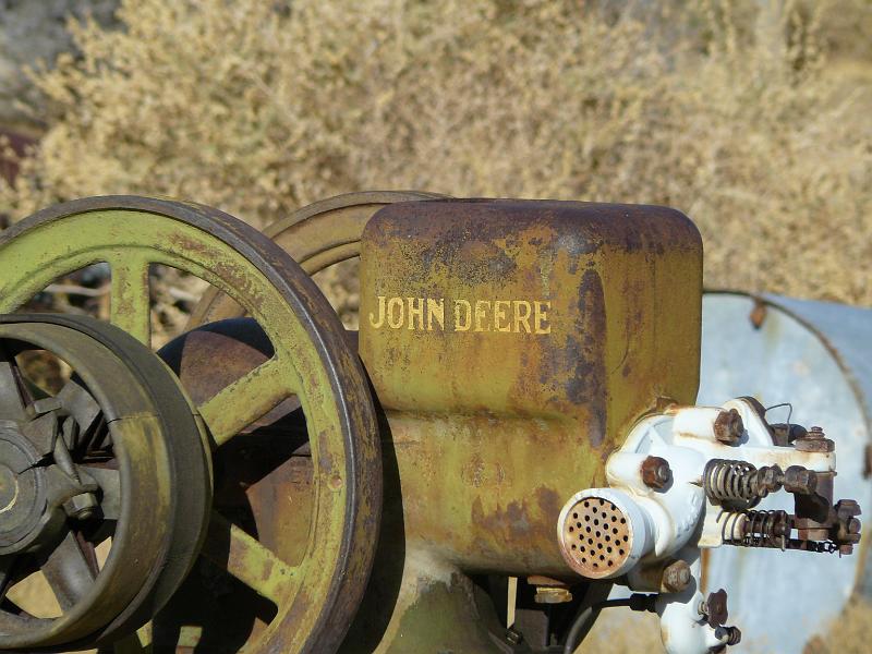 P1080222.JPG - That's for Denis. It was a John Deere engine running a centrifugal blower for some reason.