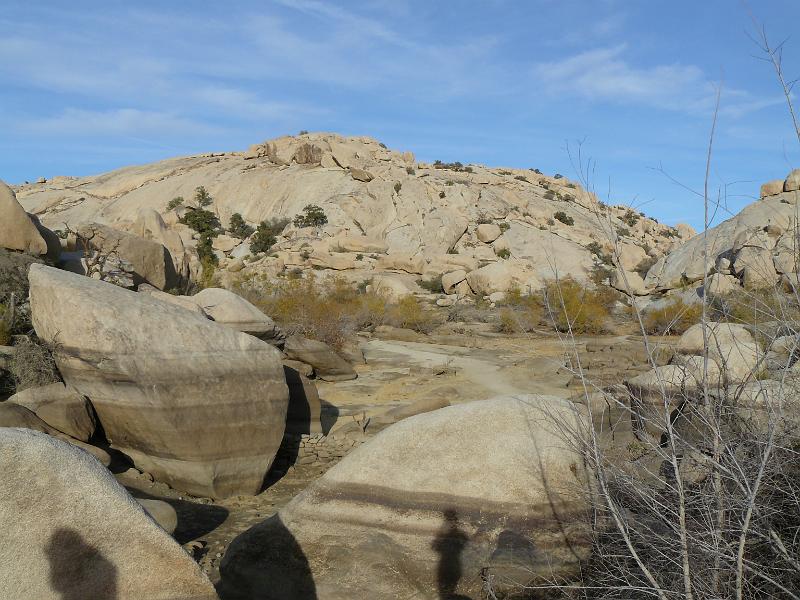 P1080244.JPG - A dried up dam lake. You can see the water marks from when the water level was higher.
