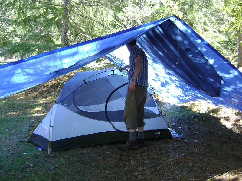 DSC03770.JPG - Andrew taking part in the epic battle against tent mildew