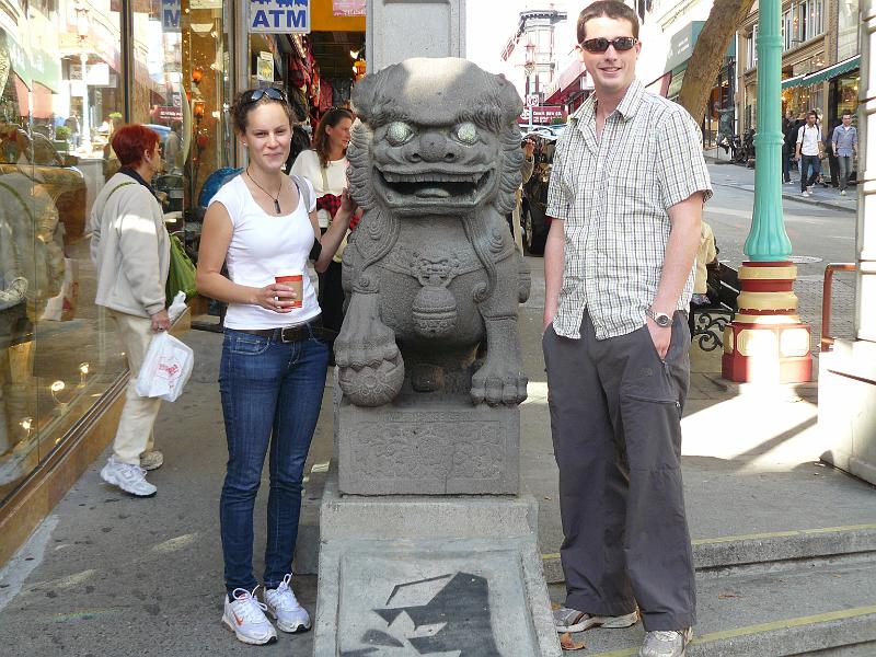 P1060829.JPG - Meow. Super famous Chinatown