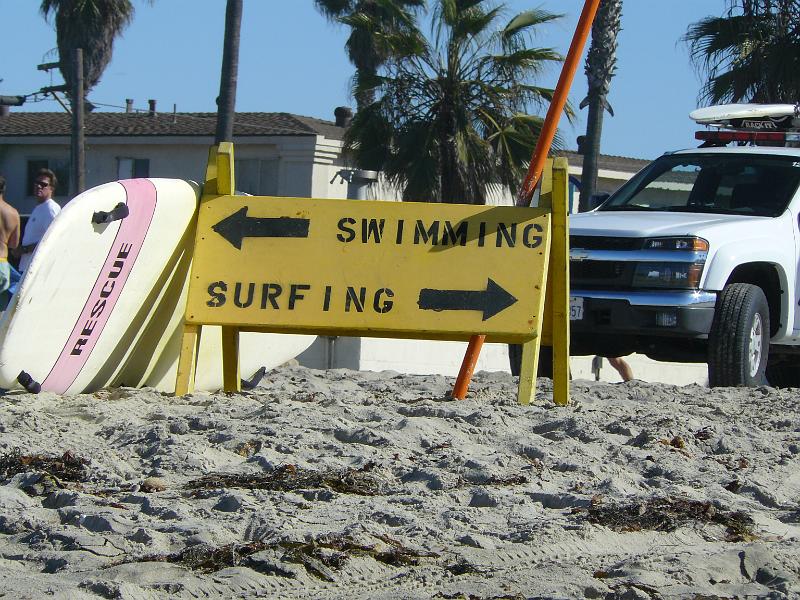 P1070871.JPG - Rebecca liked that sign