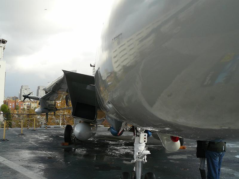 P1070954.JPG - F-18?