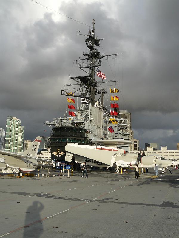 P1070962.JPG - Forboding skies. San Diego had 170+ days of sunshine. Of course it rained when we were there.