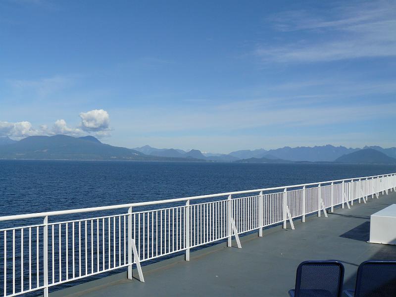 P1050578.JPG - Somehwere to the left of the boat