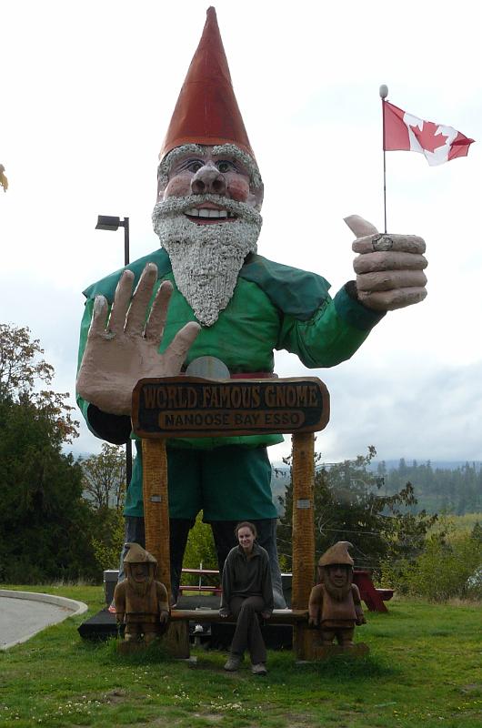 P1050770.JPG - For some bizzare reason, Rebecca needed a photo in front of this thing. She says it's because it's a tourist trap.
