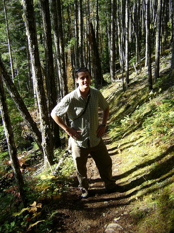 DSC03722.JPG - Since Rebecca was on higher ground my legs are Laura-afied. I look like a oomp-a-loompa