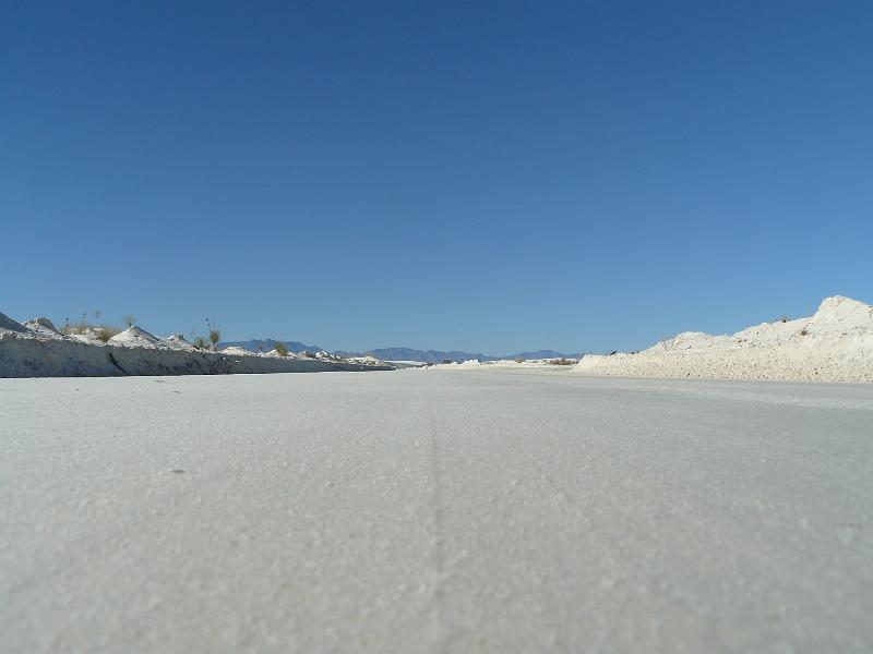 P1090405.JPG - The road in White Sands National Monument